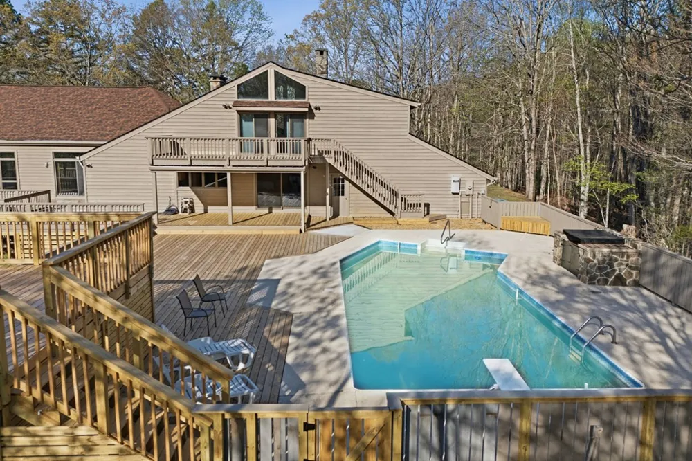 853 Caler Road Brasstown, NC 28902