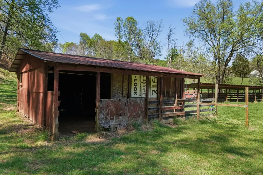 853 Caler Road Brasstown, NC 28902