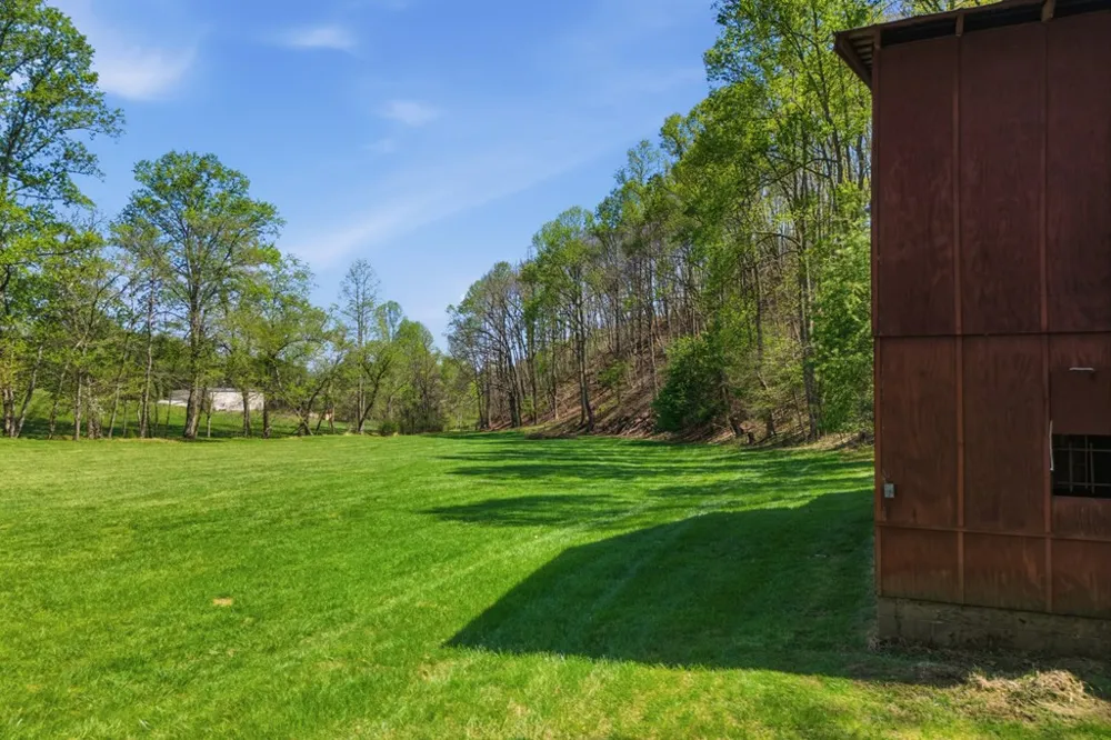 853 Caler Road Brasstown, NC 28902