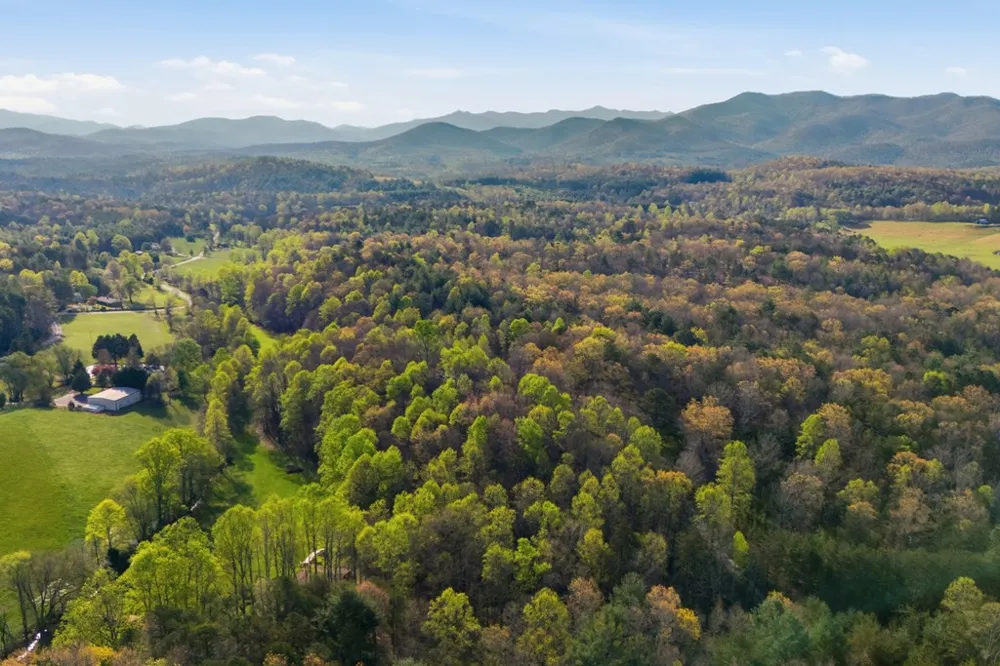853 Caler Road Brasstown, NC 28902
