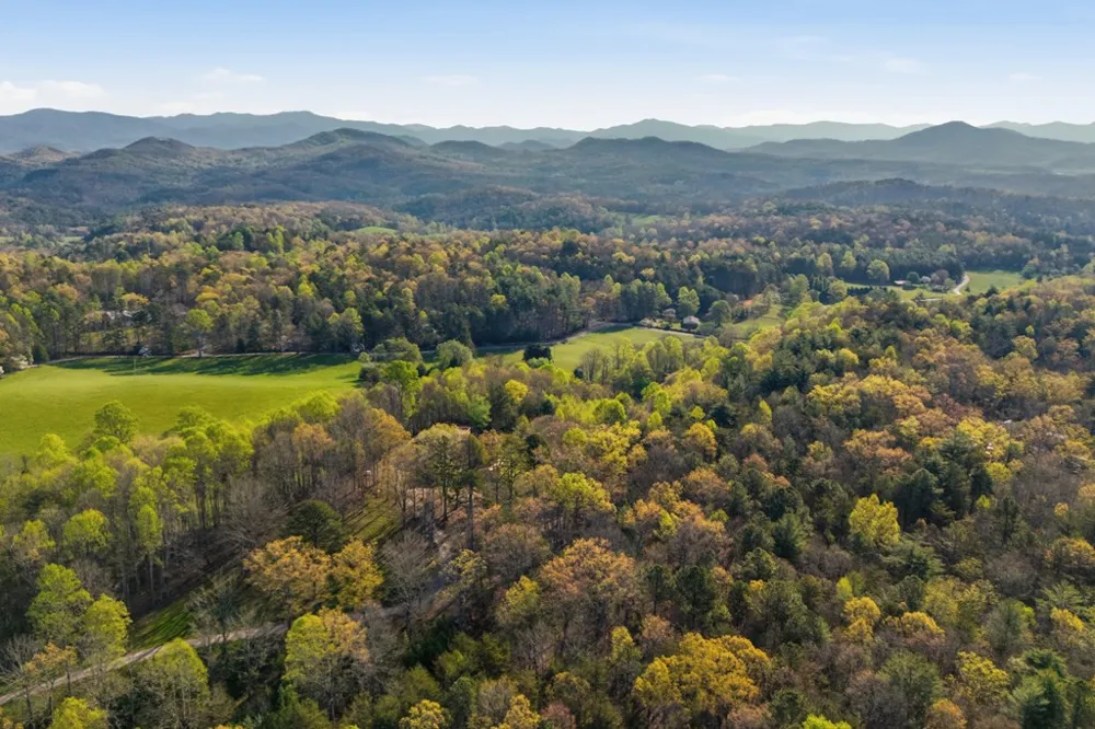 853 Caler Road Brasstown, NC 28902