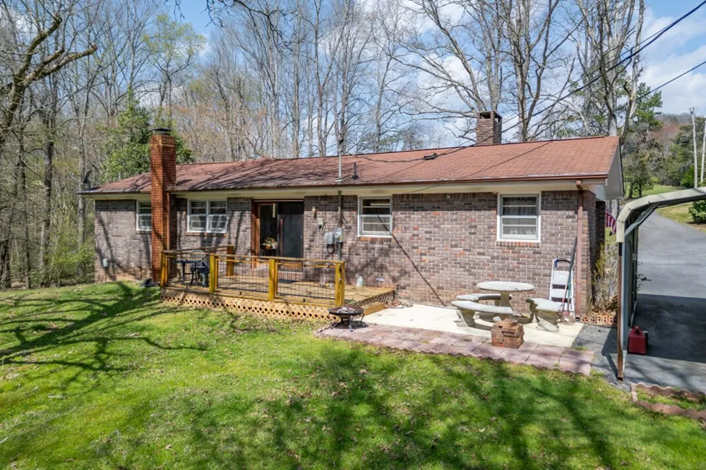 1266 Ford Road Warne, NC 28909