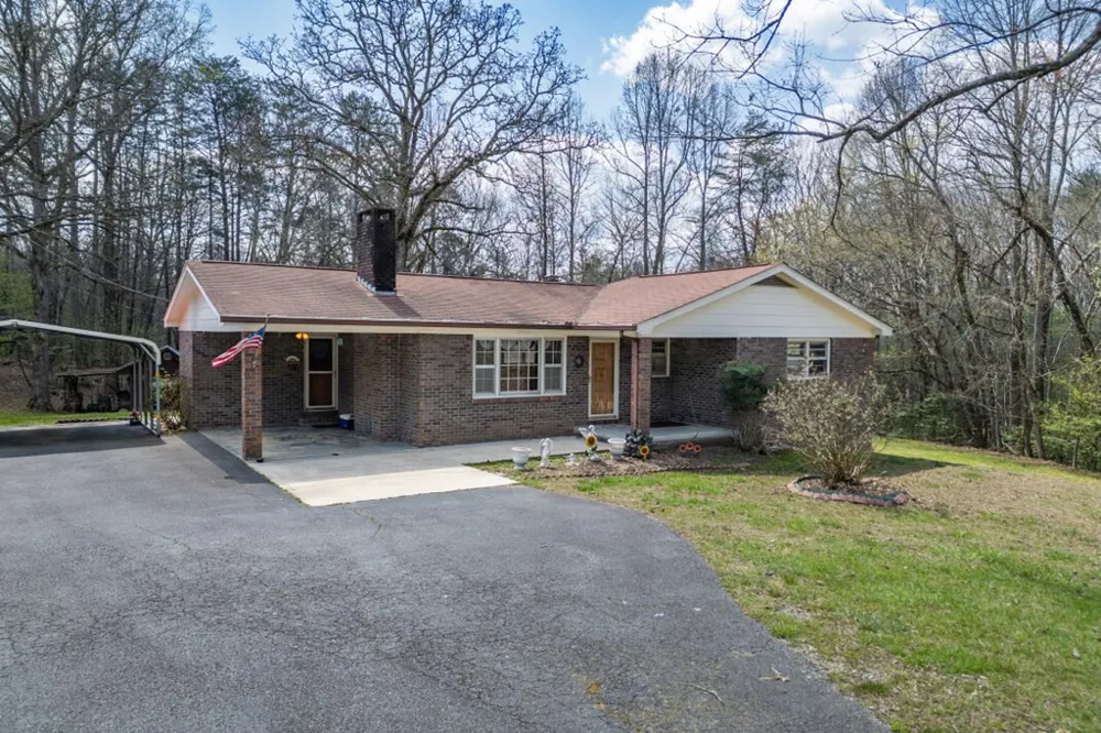 1266 Ford Road Warne, NC 28909