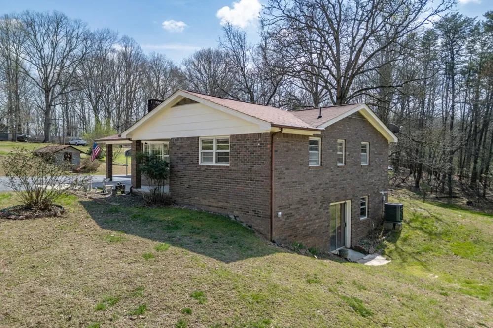 1266 Ford Road Warne, NC 28909