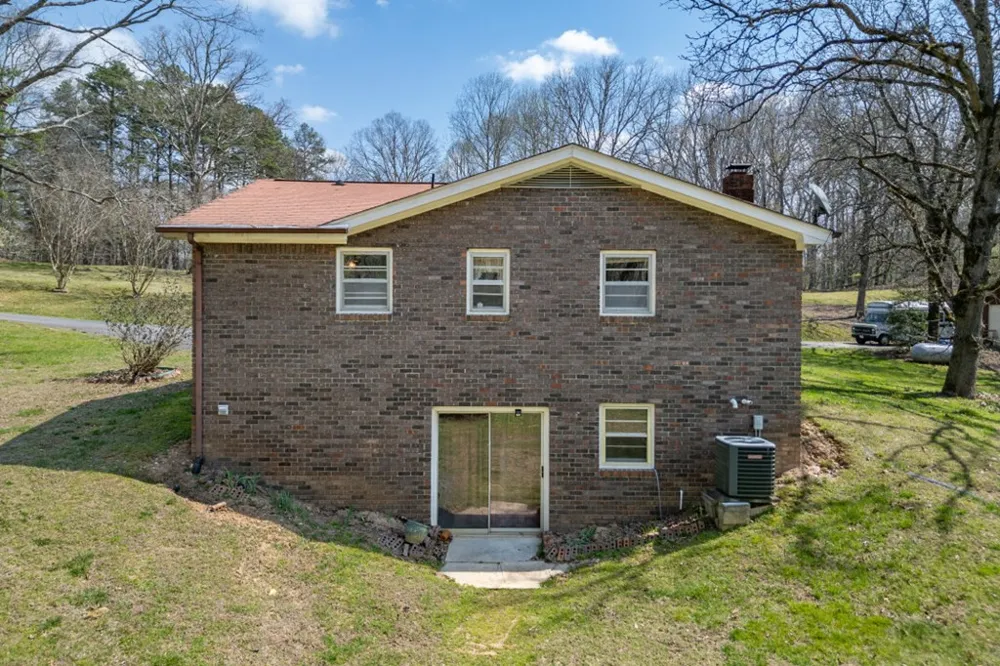 1266 Ford Road Warne, NC 28909