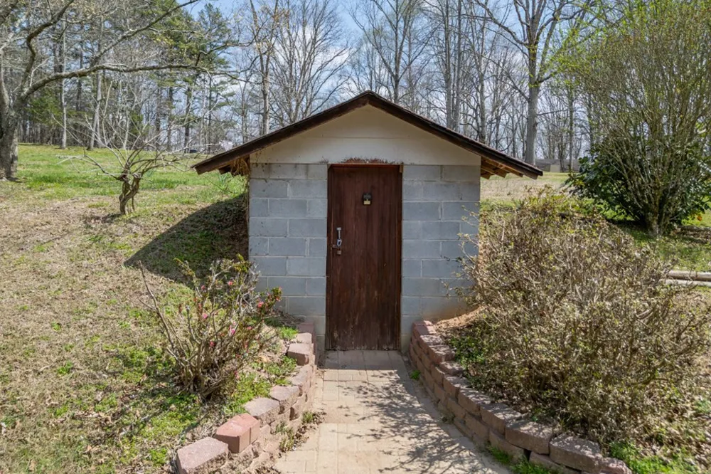 1266 Ford Road Warne, NC 28909