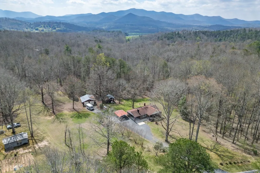 1266 Ford Road Warne, NC 28909