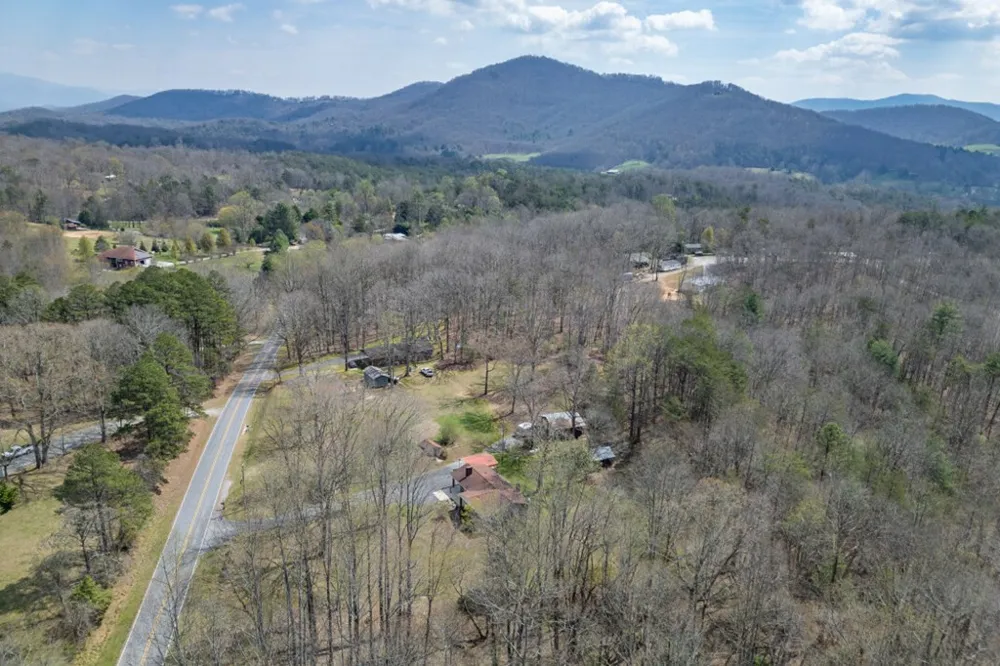 1266 Ford Road Warne, NC 28909