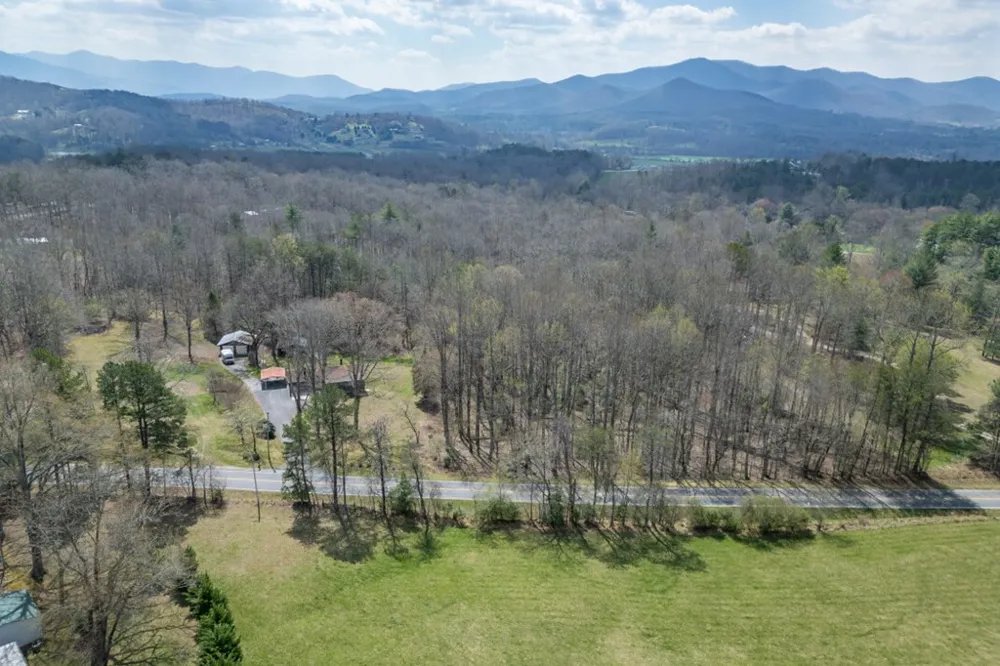 1266 Ford Road Warne, NC 28909