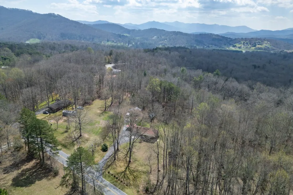 1266 Ford Road Warne, NC 28909