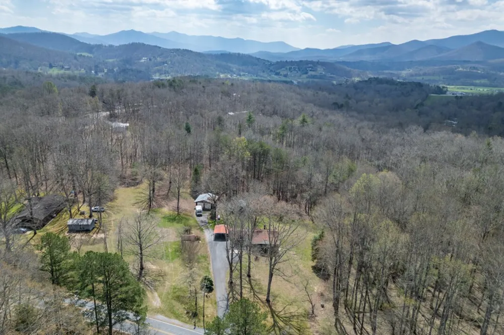 1266 Ford Road Warne, NC 28909