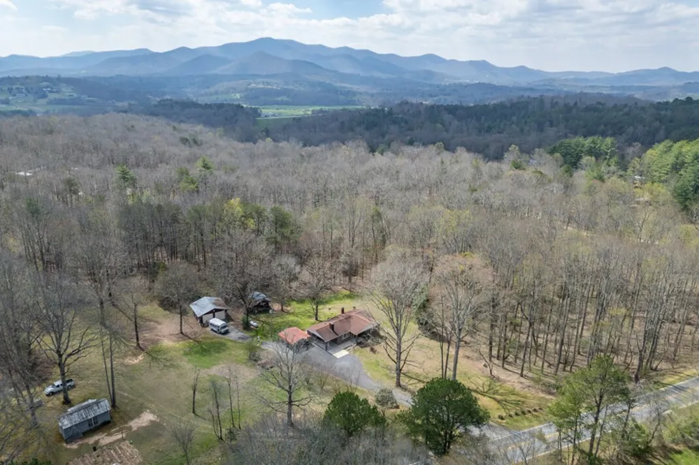 1266 Ford Road Warne, NC 28909