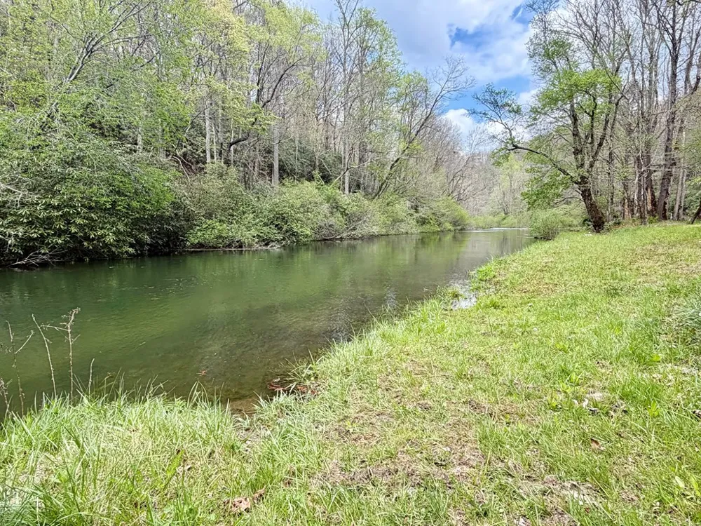 192 Nantahala Dam Road Nantahala, NC 28781
