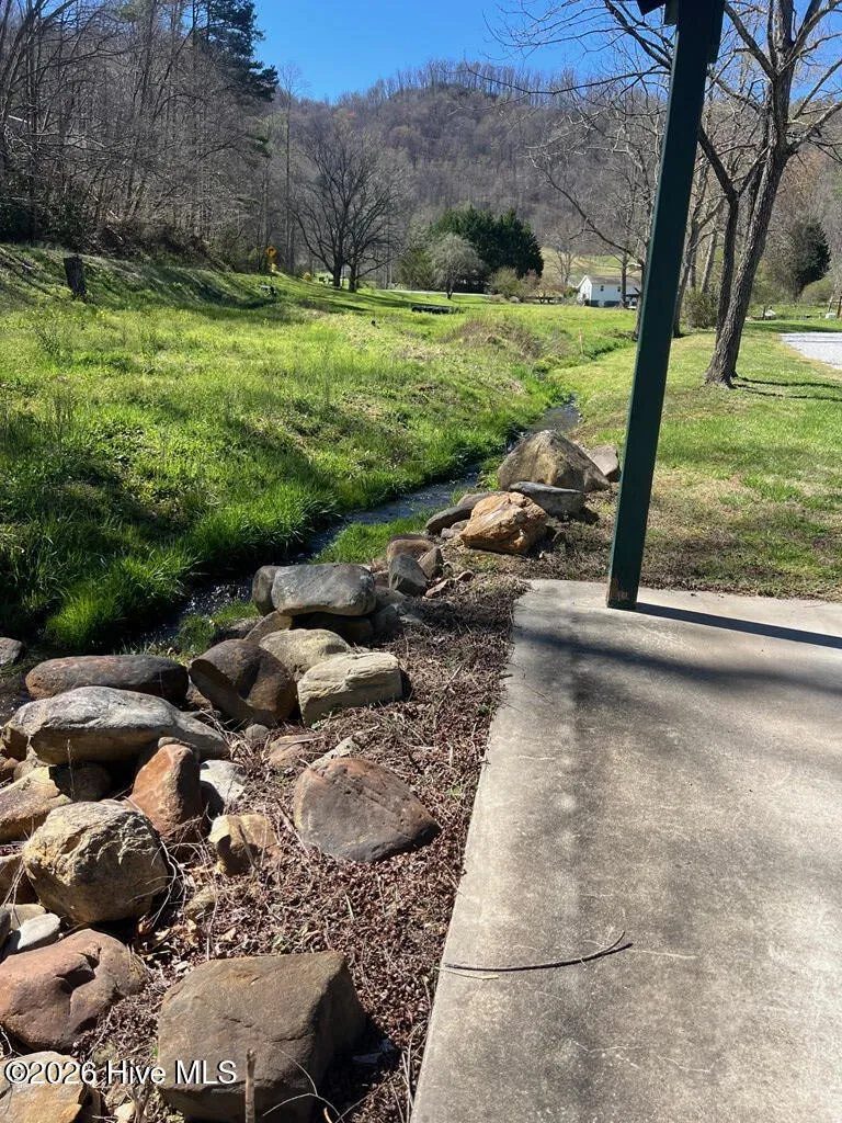 415 Hyde Town Road Robbinsville, NC 28734