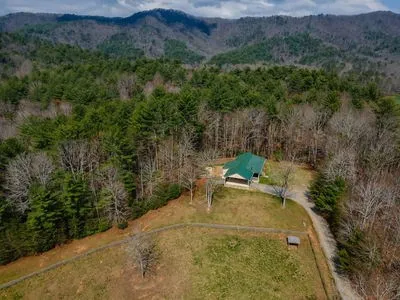 1132 Hells Hollow Road Blue Ridge, GA 30513