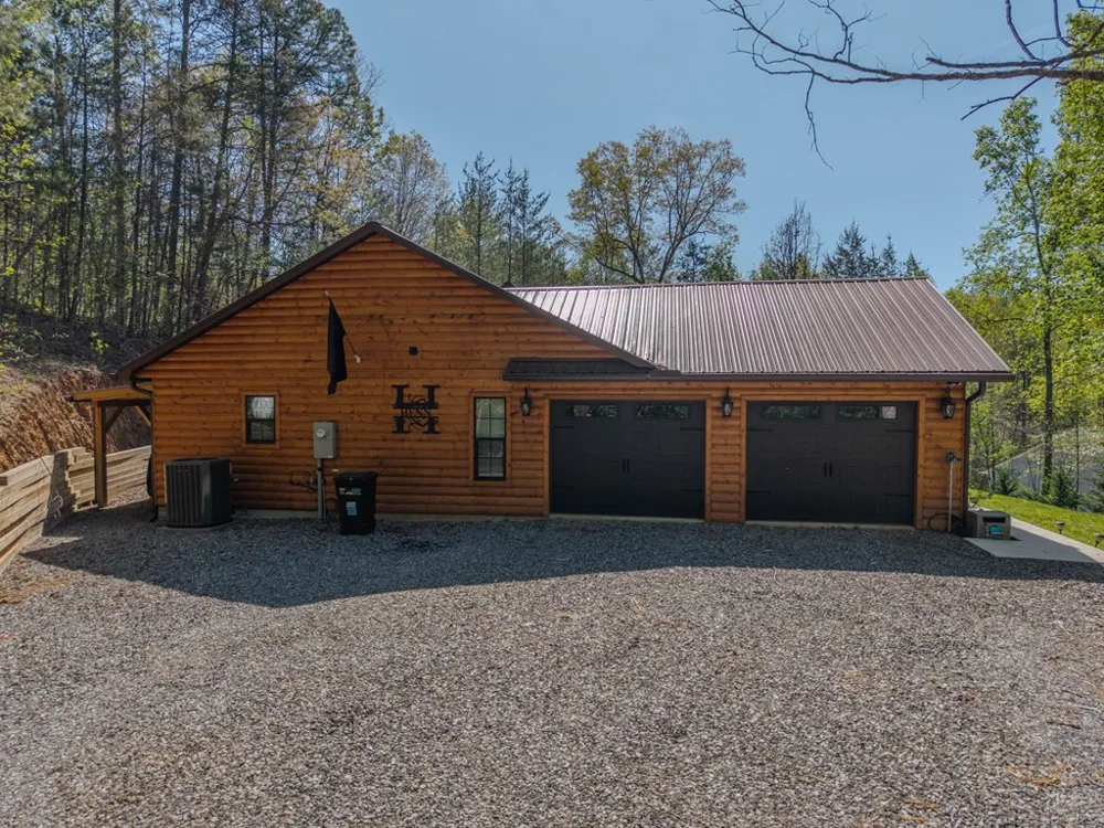 190 Galloway Drive Hayesville, NC 28904