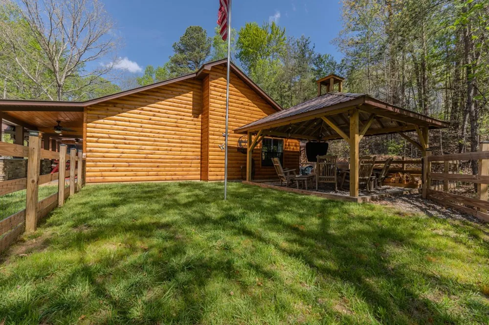 190 Galloway Drive Hayesville, NC 28904