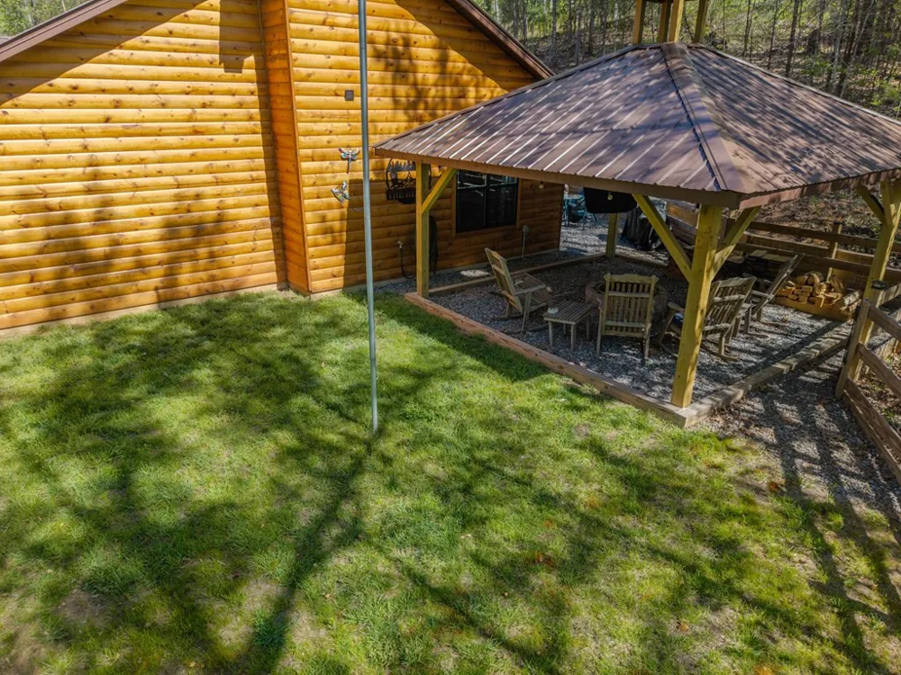 190 Galloway Drive Hayesville, NC 28904