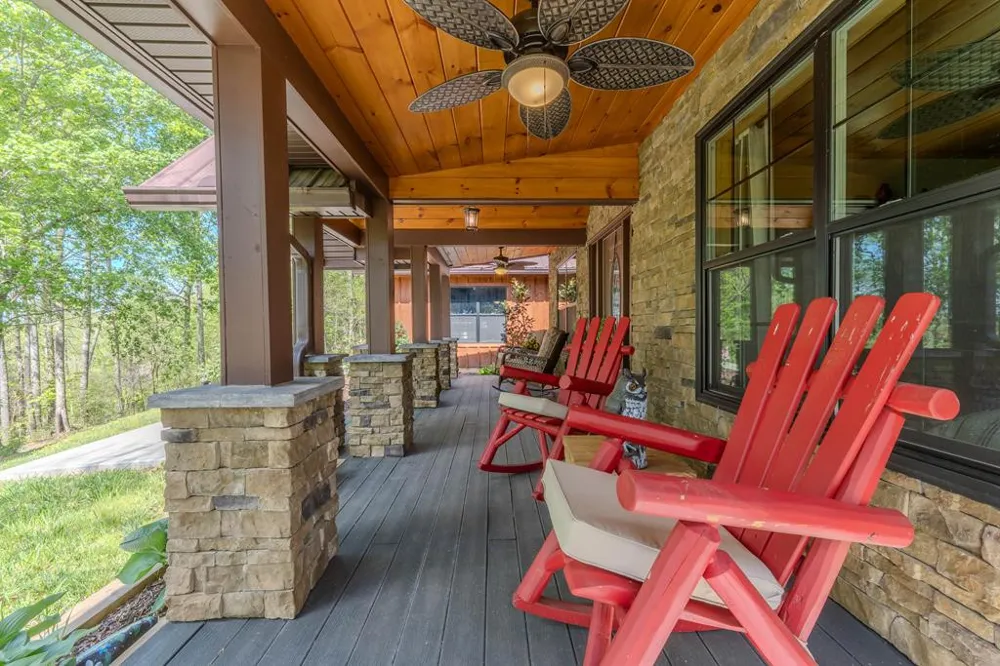 190 Galloway Drive Hayesville, NC 28904