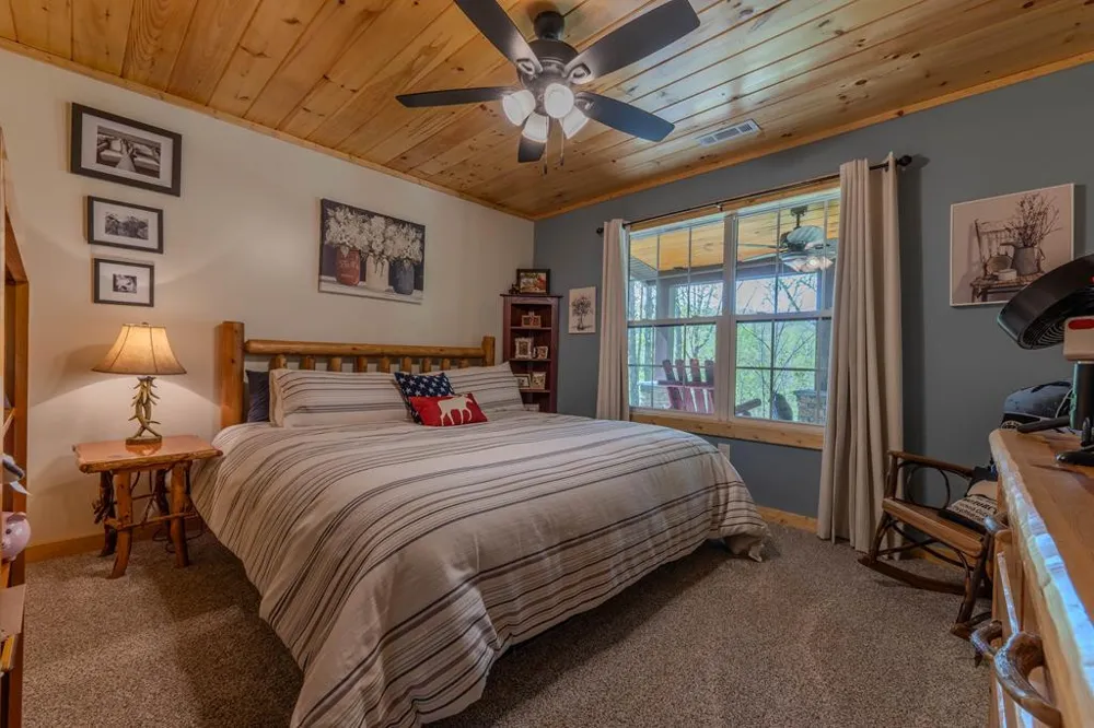 190 Galloway Drive Hayesville, NC 28904