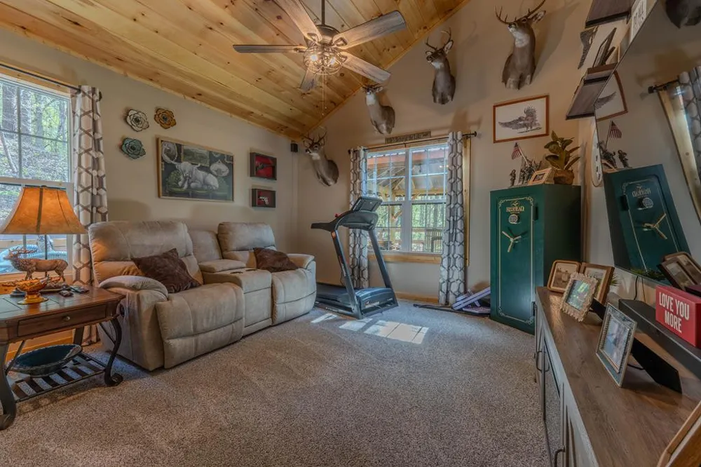 190 Galloway Drive Hayesville, NC 28904