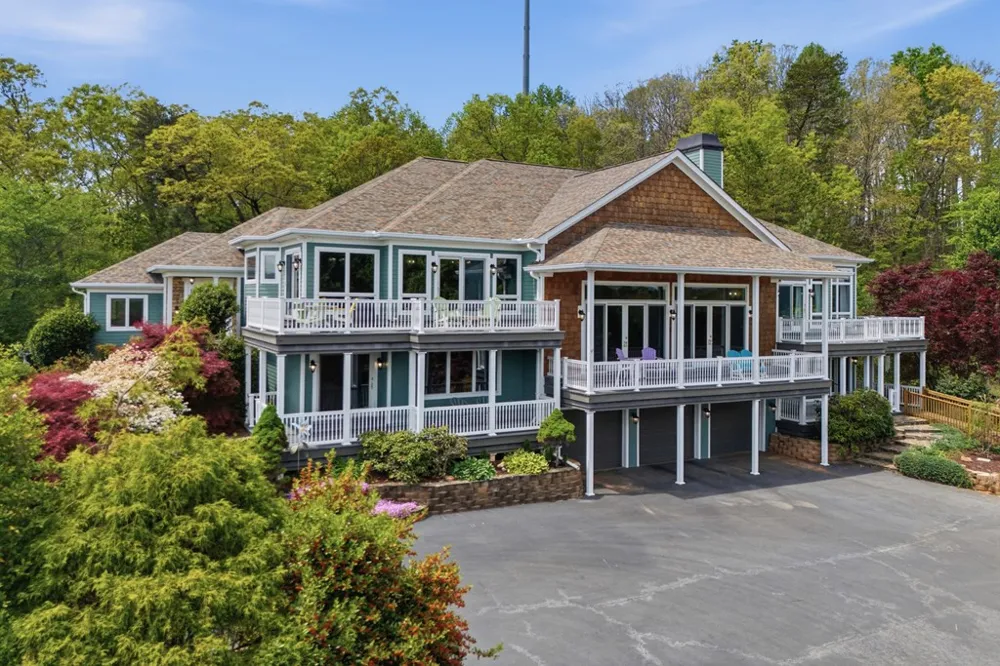 1526 Cedar View Lane Hiawassee, GA 30546