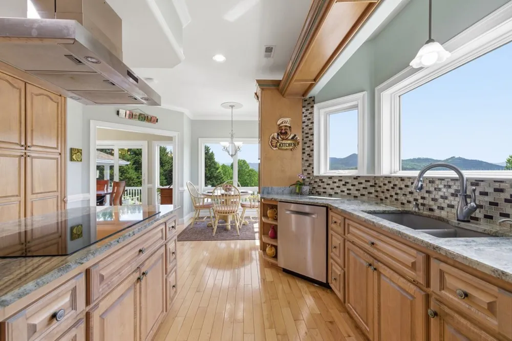 1526 Cedar View Lane Hiawassee, GA 30546