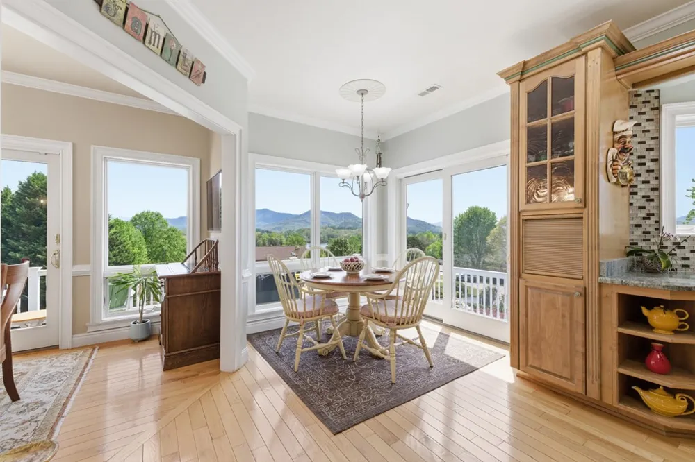 1526 Cedar View Lane Hiawassee, GA 30546