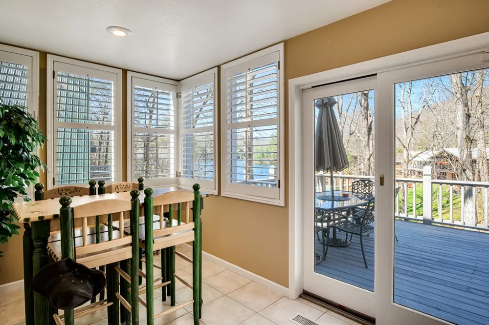 82 Avisco Road Robbinsville, NC 28771