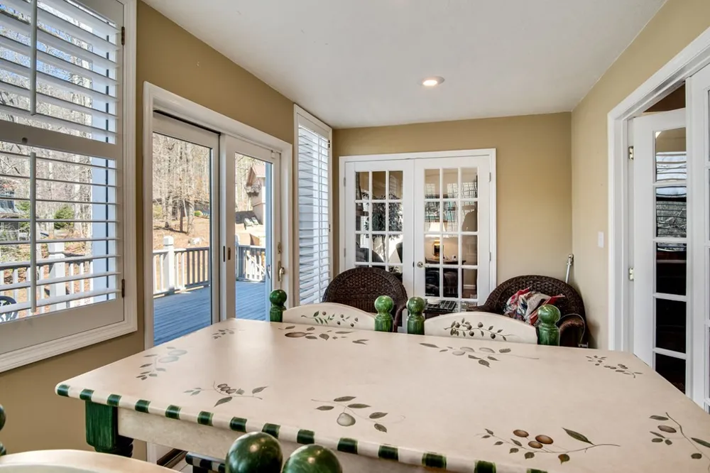 82 Avisco Road Robbinsville, NC 28771