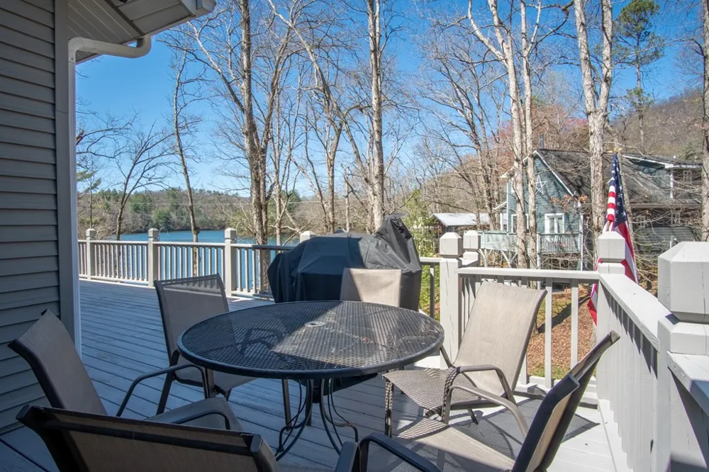 82 Avisco Road Robbinsville, NC 28771