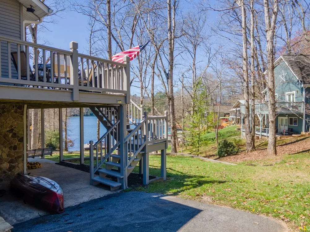 82 Avisco Road Robbinsville, NC 28771