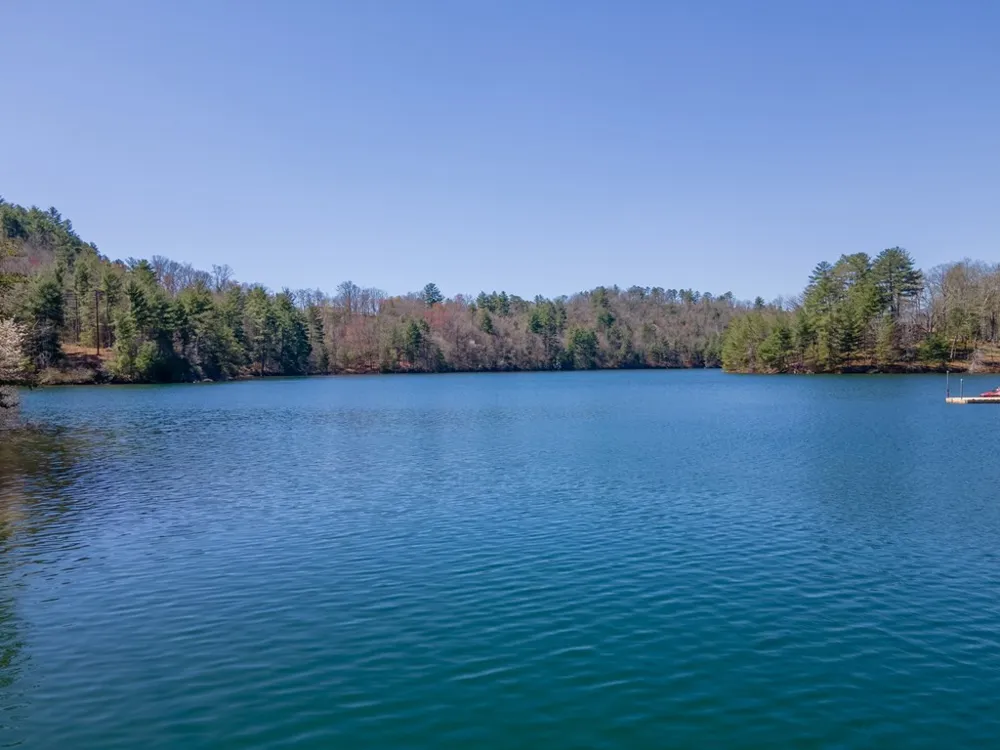 82 Avisco Road Robbinsville, NC 28771