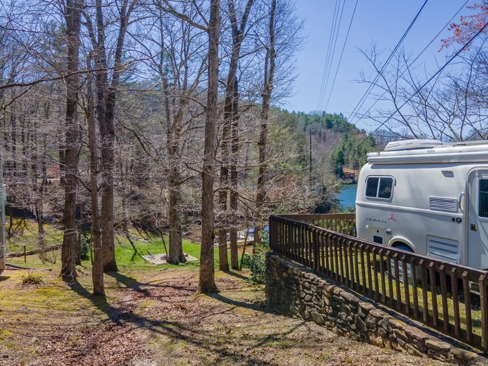82 Avisco Road Robbinsville, NC 28771