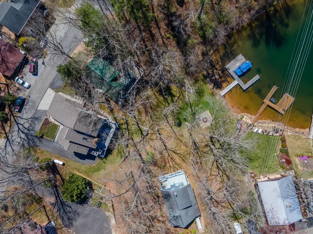 82 Avisco Road Robbinsville, NC 28771