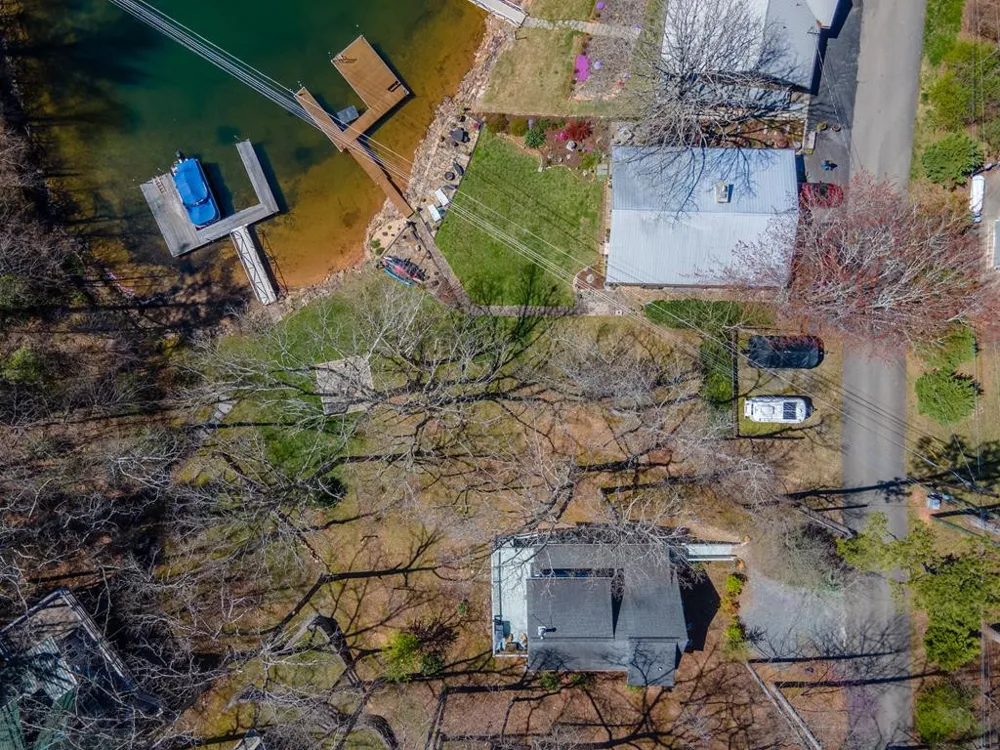 82 Avisco Road Robbinsville, NC 28771