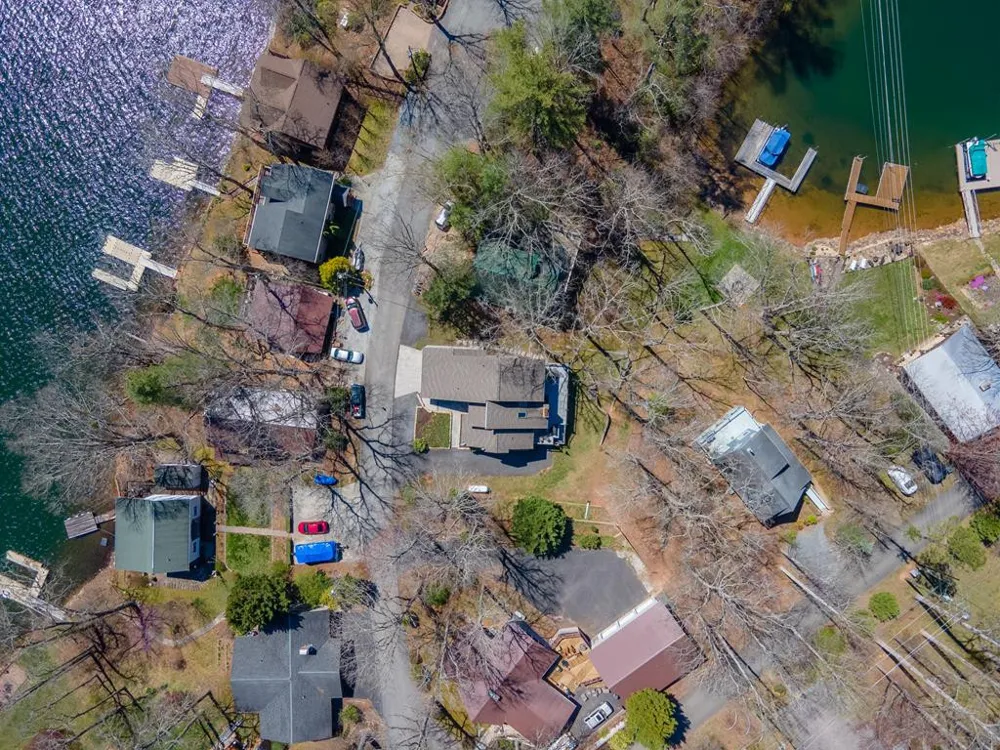 82 Avisco Road Robbinsville, NC 28771