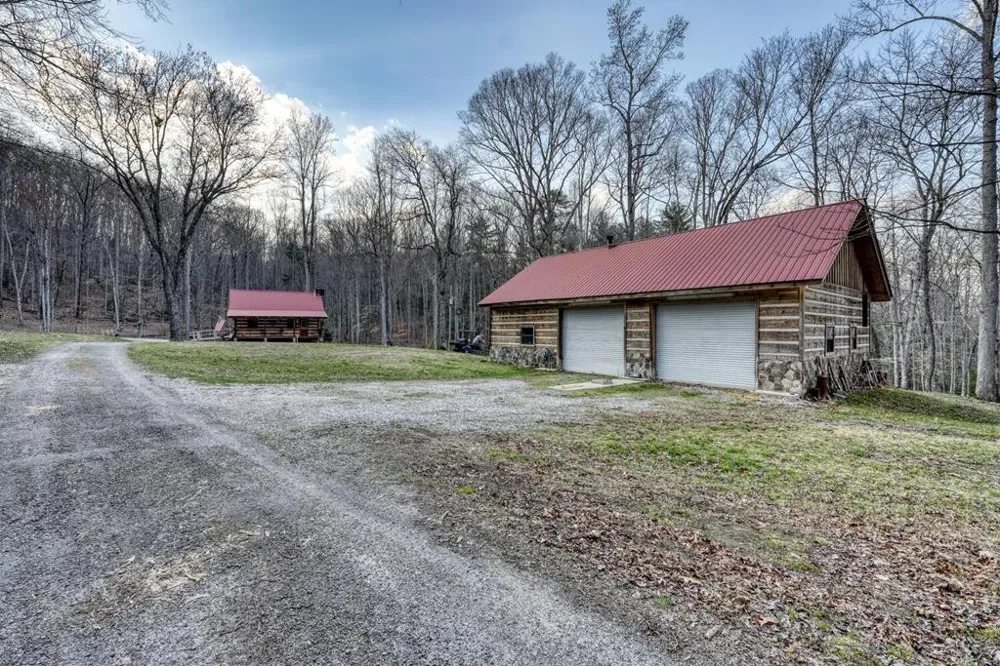 633 Timber Ridge Road Blairsville, GA 30512
