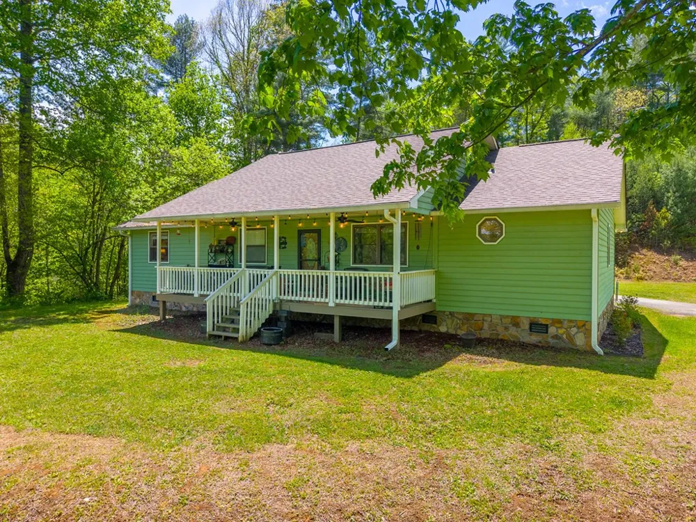 1364 Atoah Road Robbinsville, NC 28771