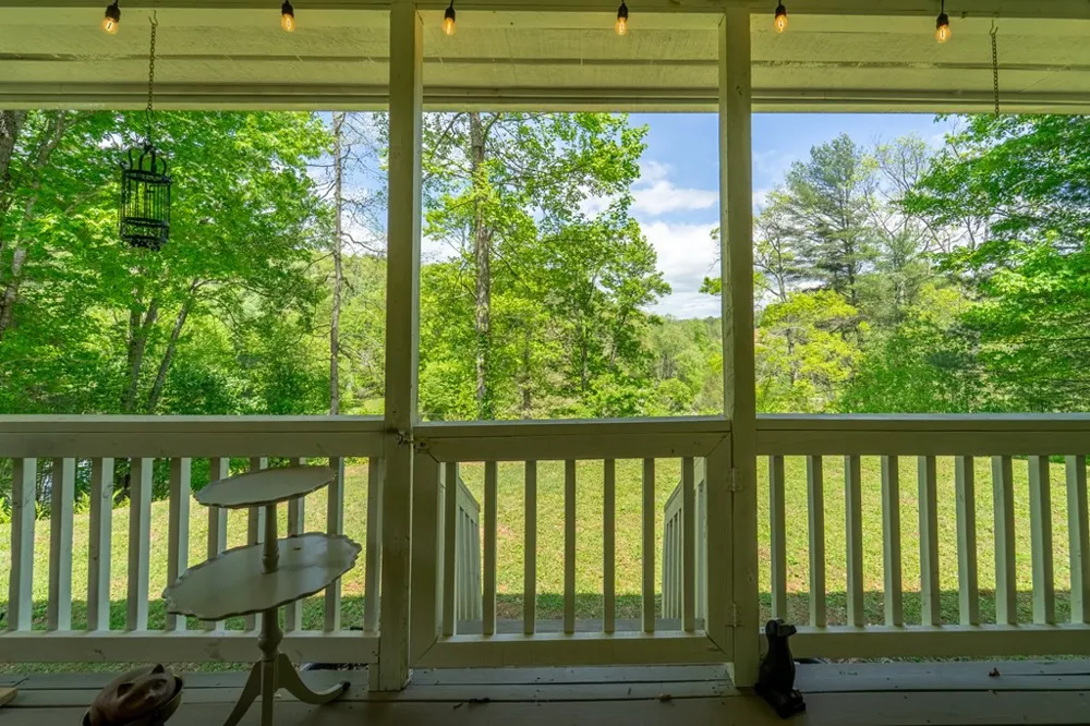 1364 Atoah Road Robbinsville, NC 28771
