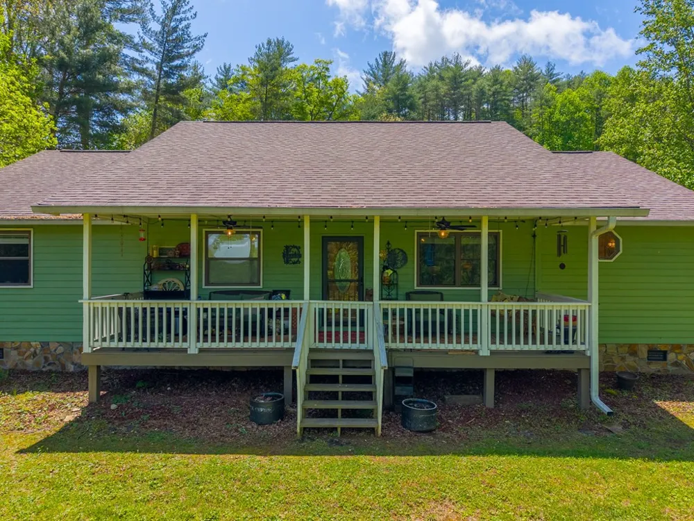 1364 Atoah Road Robbinsville, NC 28771