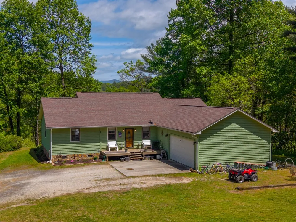 1364 Atoah Road Robbinsville, NC 28771