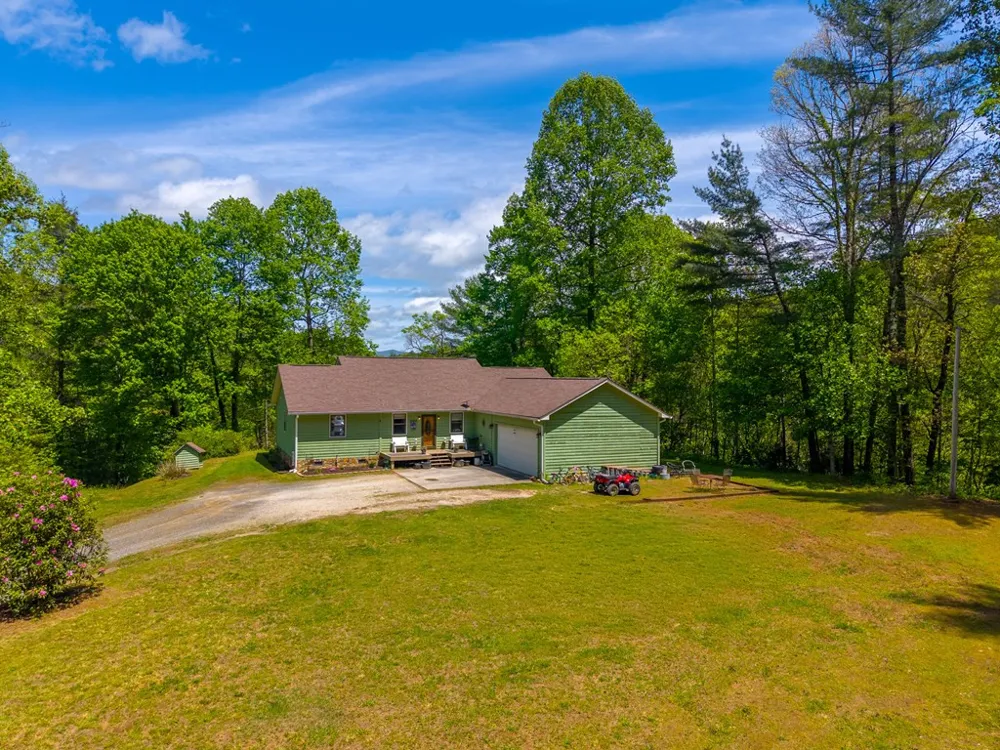 1364 Atoah Road Robbinsville, NC 28771