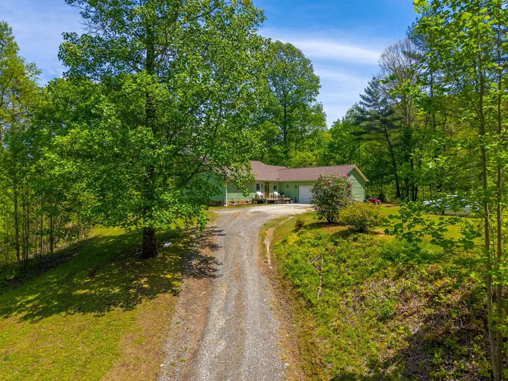 1364 Atoah Road Robbinsville, NC 28771
