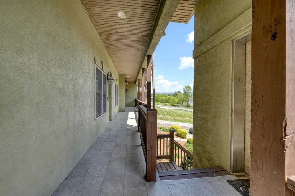 1647e Lakeview Drive Young Harris, GA 30582