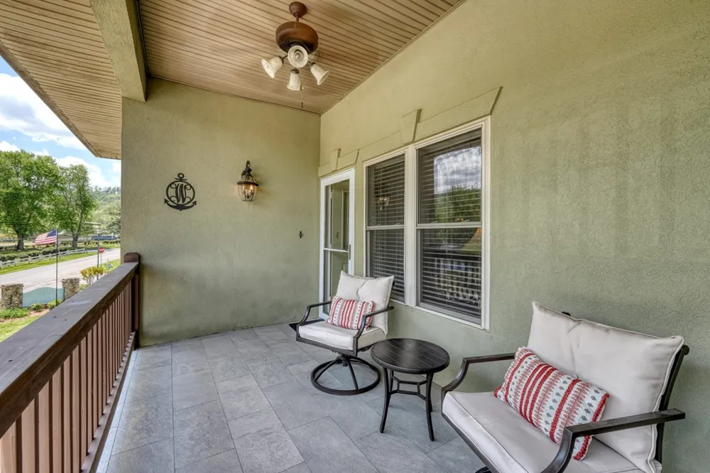 1647e Lakeview Drive Young Harris, GA 30582