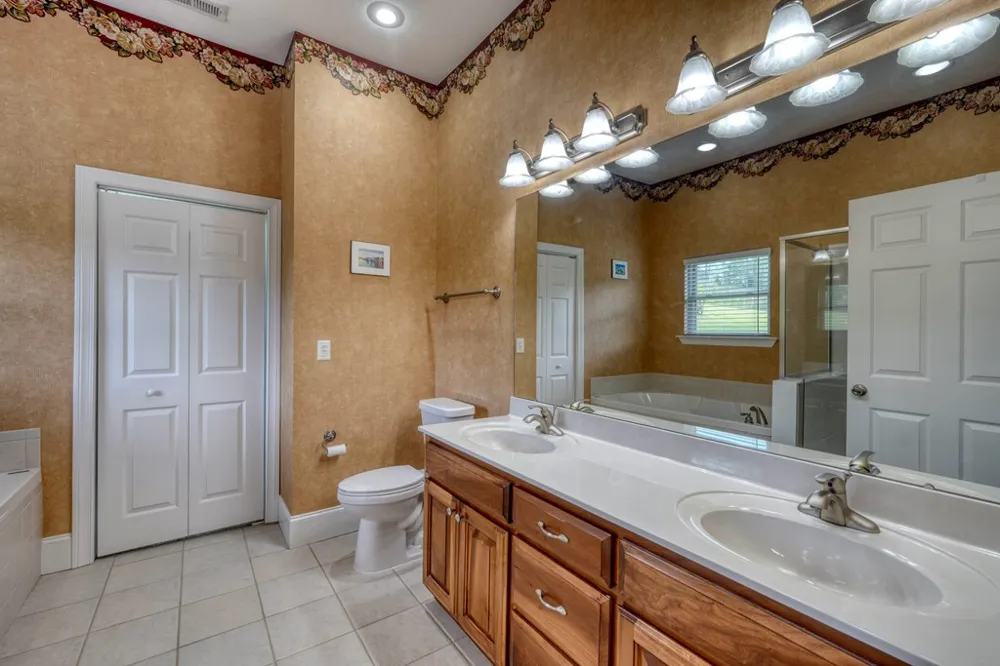 1647e Lakeview Drive Young Harris, GA 30582