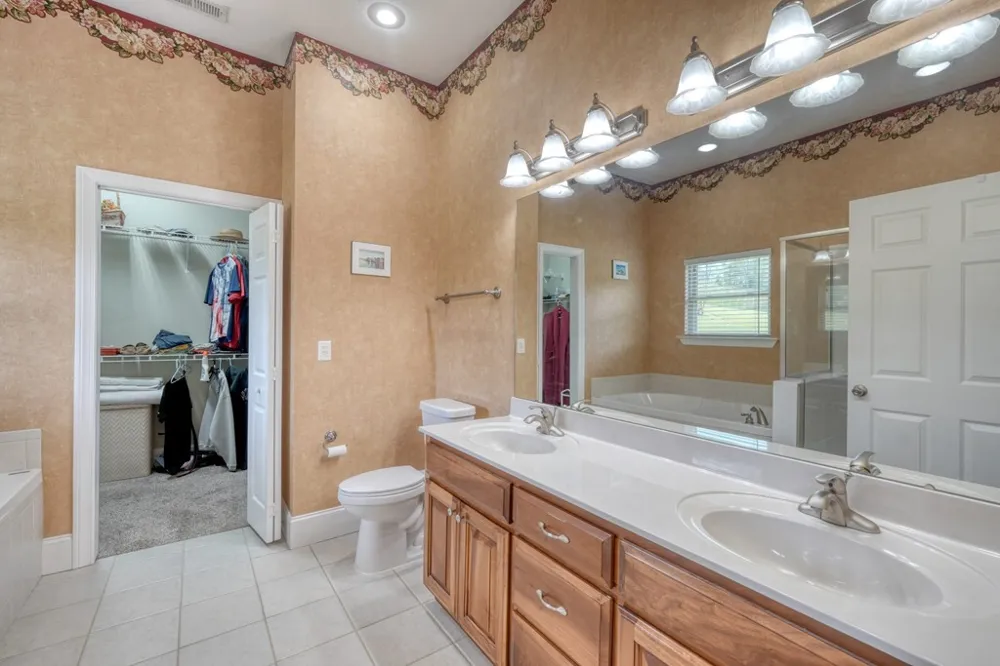 1647e Lakeview Drive Young Harris, GA 30582