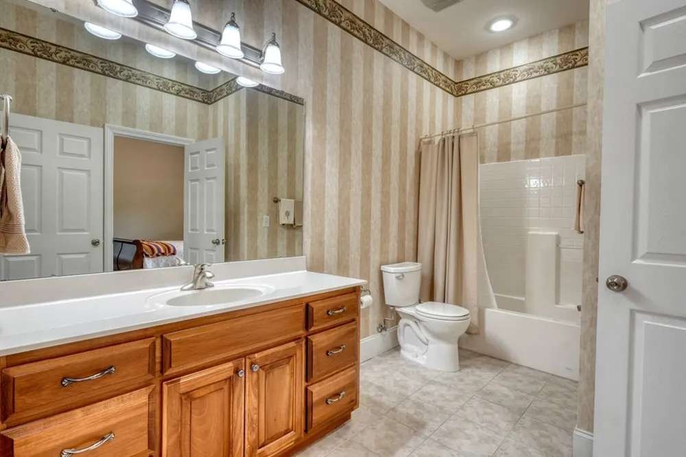 1647e Lakeview Drive Young Harris, GA 30582