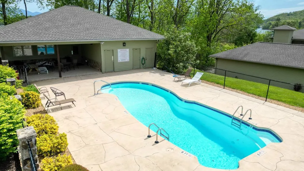 1647e Lakeview Drive Young Harris, GA 30582